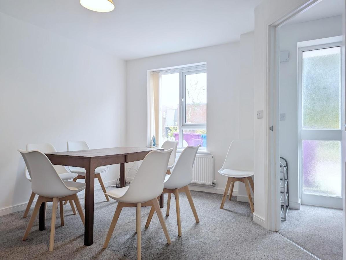 Guest Rooms Near City Centre & Anfield Free Parki Liverpool Kültér fotó
